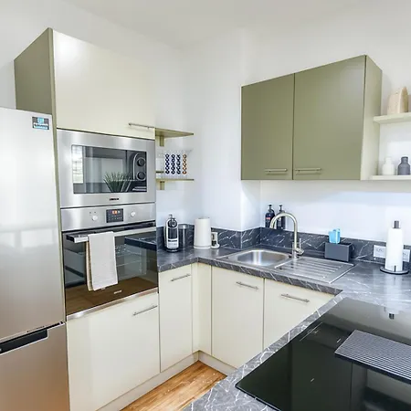 Trulyspace - Modernes Am Rathausplatz, Terrasse, Fahrstuhl