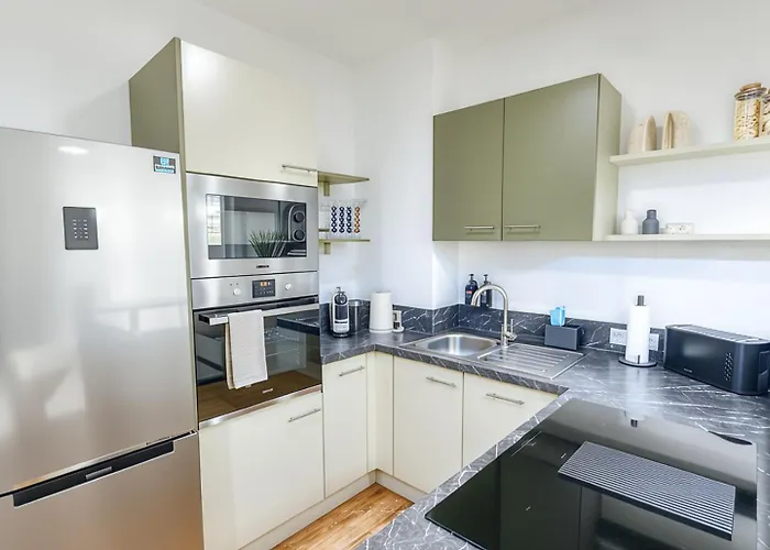 Trulyspace - Modernes Am Rathausplatz, Terrasse, Fahrstuhl